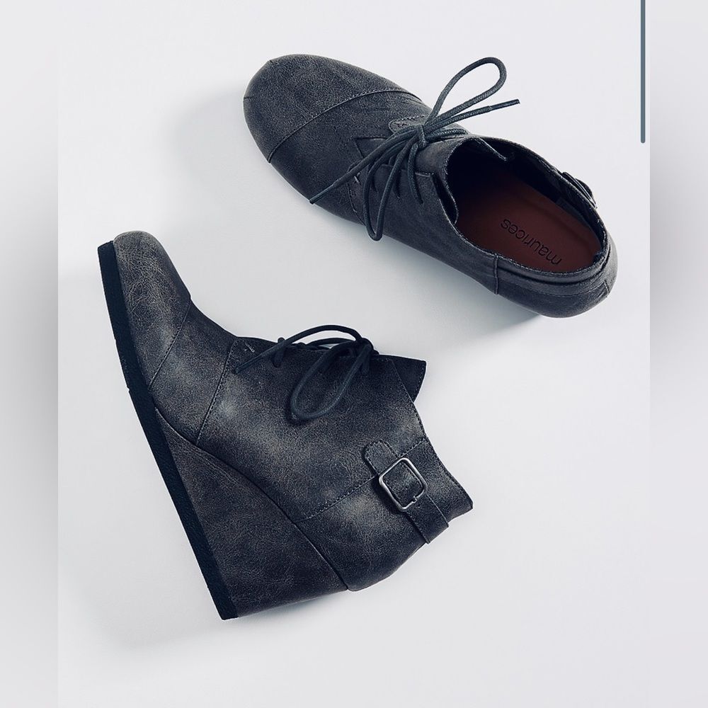 Maurice’s Black Women's Cheri lace up Wedge Ankle Boots, size 9